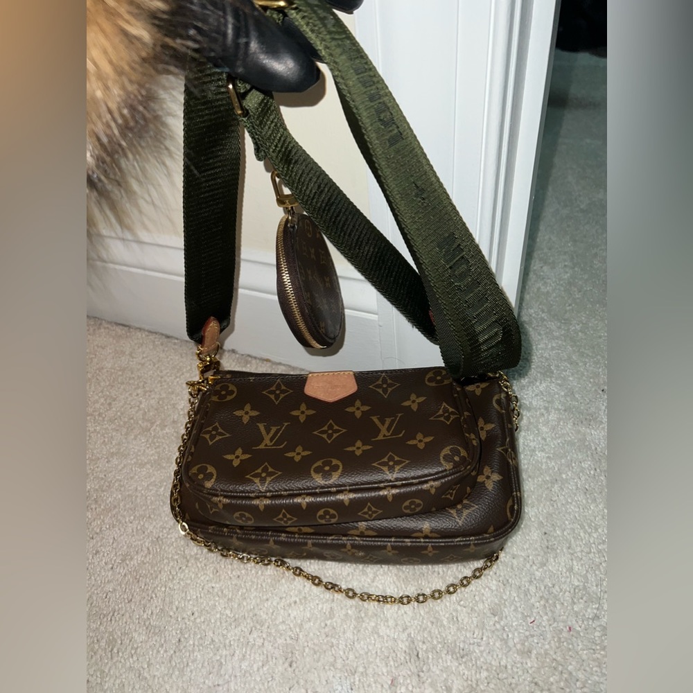 Louis Vuitton multi pochette accessories
